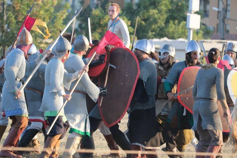 Траки, римляни, средновековни българи, ромеи, рицари и хайдути завладяват Пловдив след броени часове