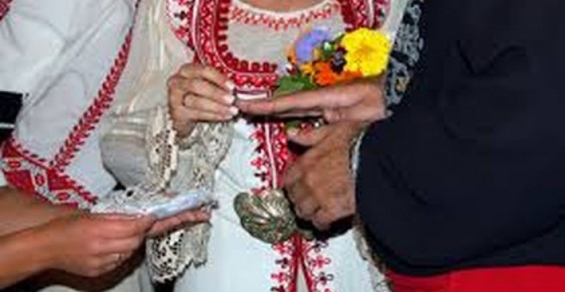 Правят филм – възстановка на сватба отпреди 100 години в Карловско, търсят се дарители
