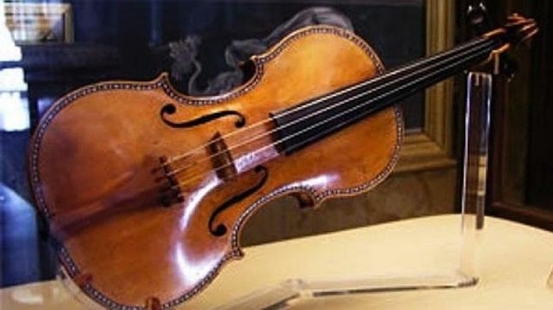 Дванадесет безценни инструмента от епохата на Страдивариус ще свирят днес в Пловдив