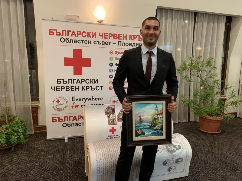 Пловдивчанин раздава безплатни кафе, чай и храна – вижте къде