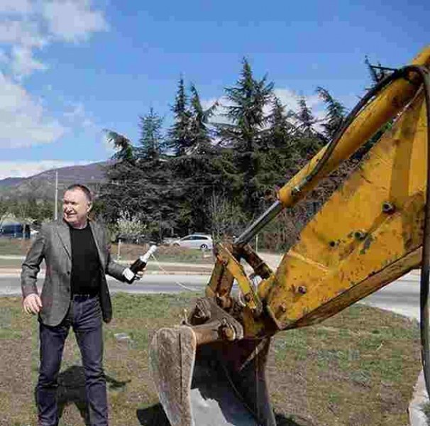 Официално откриват кръговото кръстовище в Карлово на пътя София-Бургас