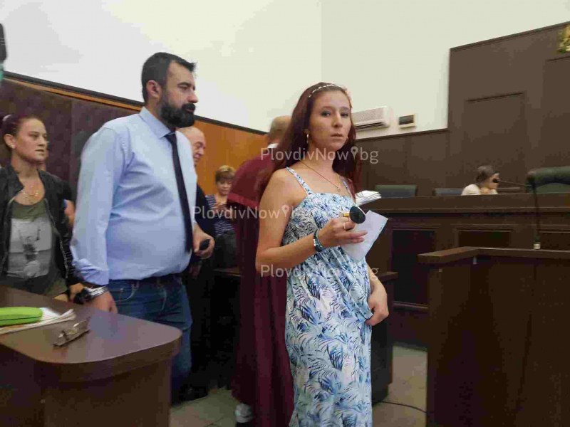 Жената на Плъха се появи в съда, д-р Димитров бе посрещнат с аплодисменти