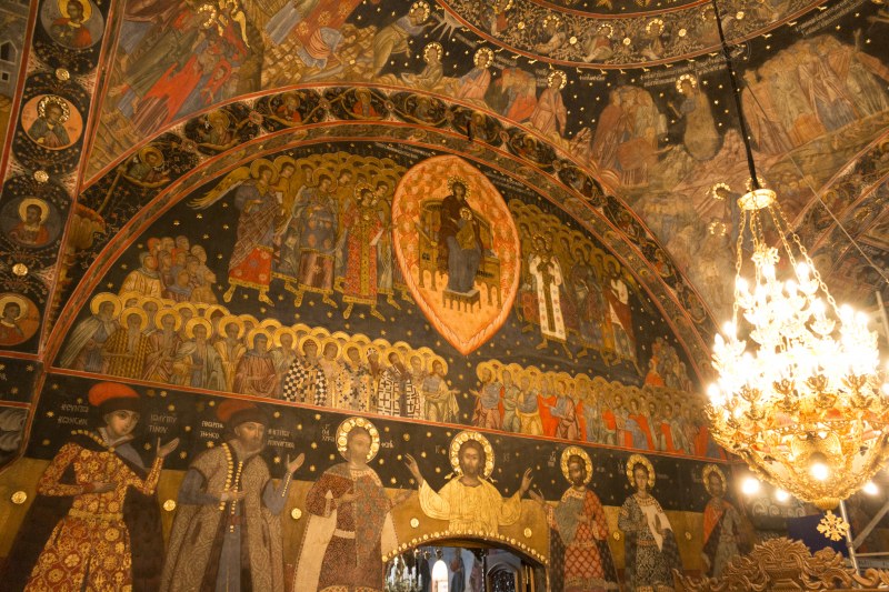 В Бачковския манастир реставрират ценен стенопис от XIV век