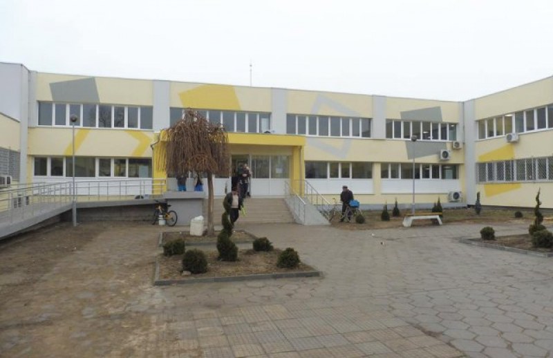 Трима нови лекари ще обгрижват пациенти в поликлиниката в Стамболийски