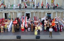 Грандиозен гала концерт с вход свободен закрива Международния фолклорен фестивал днес grandiozen-gala-kontsert-vhod-svoboden-832.jpg