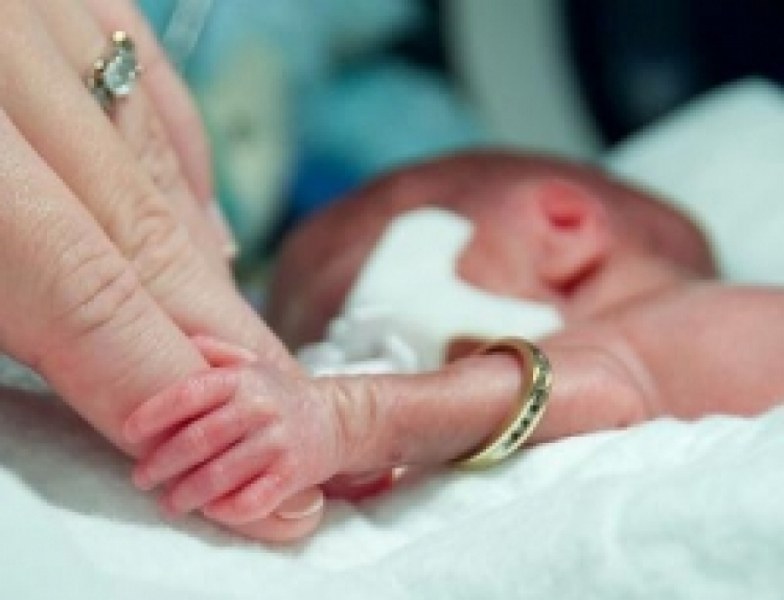 Момченце с тегло 500 грама се роди в пловдивска болница