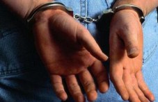 Карловски полицаи щракнаха белезниците на шофьор, превозвал нелегален тютюн karlovski-politsai-shtraknaha-807.jpg