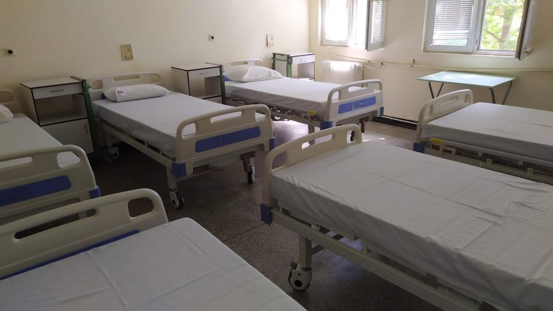 КЦМ 2000 Груп дари регулируеми болнични легла, дюшеци и носилка на болницата в Асеновдград