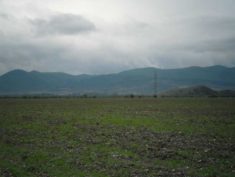 Насрочени са заседанията за собственост и ползване на земеделските земи в Карловско