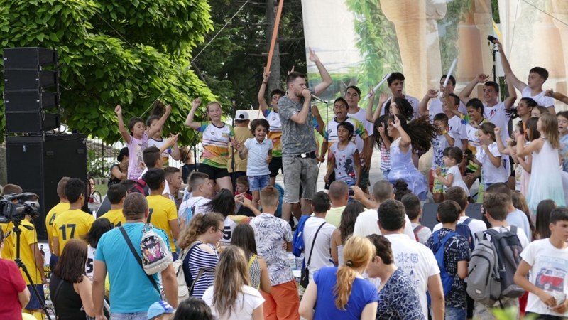 “Смелите мечти оставят следи“! Лагер събира участници от социални центрове в Карлово и цяла България