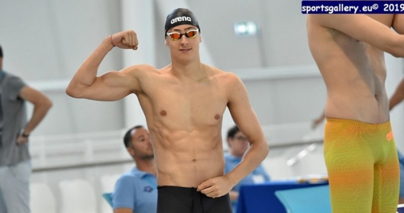 16-годишен плувец от Пловдив постигна умопомрачителен рекорд и спечели олимпийска квота