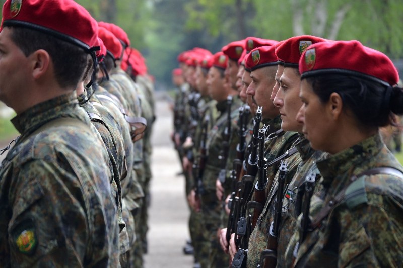 61 Стрямска механизирана бригада набира мотивирани младежи и девойки за военната професия
