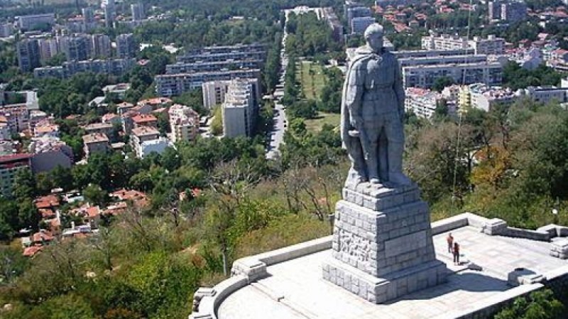Шоуто “ТВ Елдорадо” се приземява до Альоша на Бунарджика