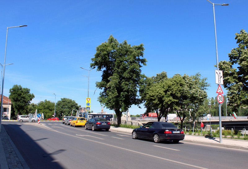 Затварят за автомобили и пешеходци централни пловдивски булеварди, автобуси са с променени маршрути