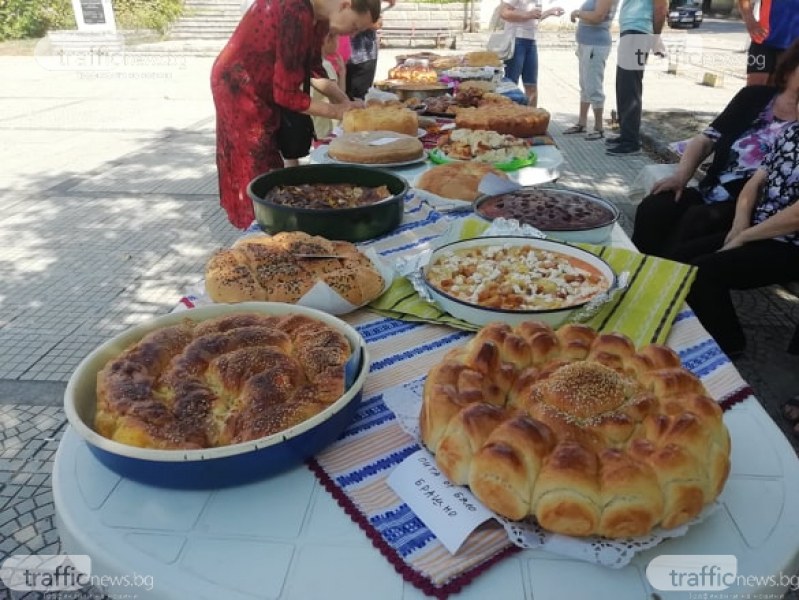 Двоен повод събра гости в село Кръстевич - празник на хляба в селото и курбан за здраве на хижа „Бунтовна“