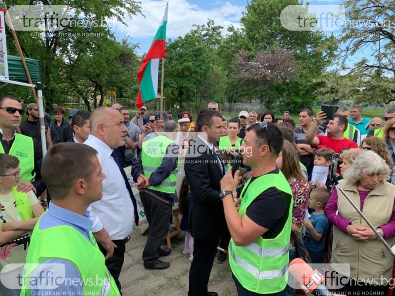 Протестиращите от парка зад хотел “Санкт Петербург“ май се готвят за избори, казусът вече с политически цели