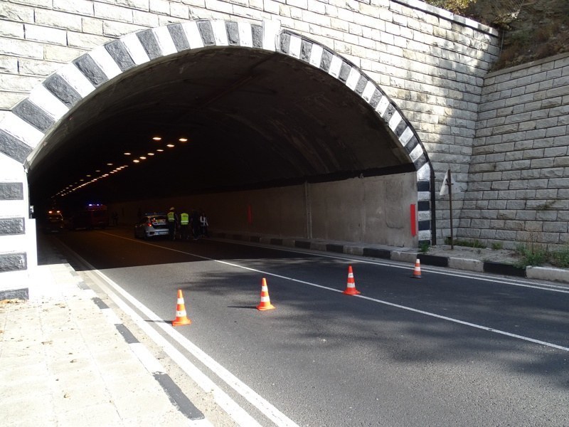 Затварят тунела “Кричим“, обходният маршрут е през Асеновград