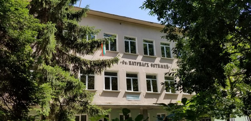Пловдивското СУ „Св. Патриарх Евтимий“ влиза в дигиталната епоха с изцяло електронен дневник