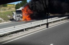 tir-se-zapali-magistralata-krai-plovdiv-931.jpg