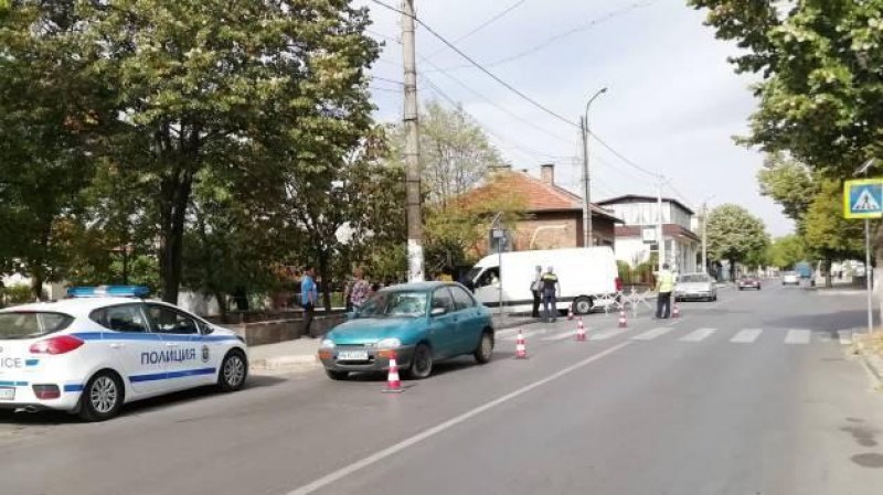 Катастрофа в Сопот! Удар от кола изпрати жена в болница
