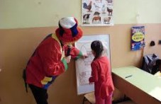 Пловдивски второкласници гледат и лично участват в куклен спектакъл за азбуката plovdivski-vtoroklasnitsi-gledat-i-513.jpg
