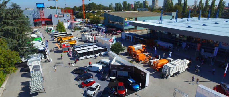 Рали пилоти съветват как да шофираме на автомобилното изложение в Пловдивския панаир