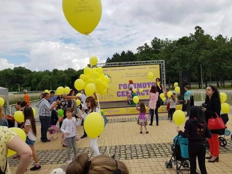 Бачковският манастир събра десетки многодетни семейства, искат фонд за подпомагане на децата им