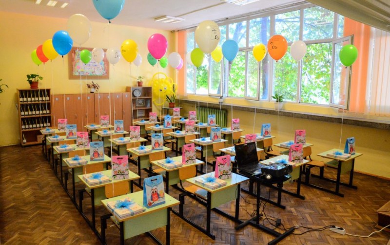 На добър час! 3057 първолаци влязоха в класните стаи на Пловдив