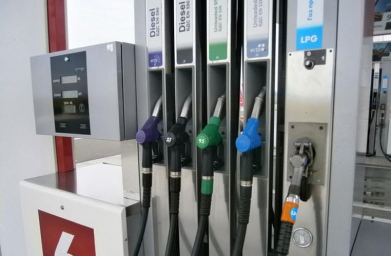 Бензиностанции плахо пробват да продават по-скъпи горива