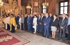 zhena-siada-stola-zdravko-dimitrov-714.jpg