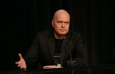 slavi-puska-televiziiata-sled-izborite-529.jpg