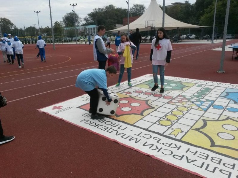 Баскетболистите от Академик Бултекс 99 подават ръка на хората с увреждания