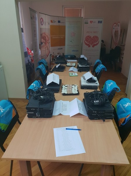 Лаптопи получиха като подарък детските градини в Карловско