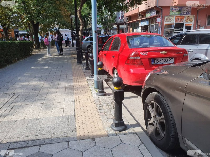 Улица “Хан Кубрат“ на пъпа на Пловдив стана безплатен паркинг за богопомазани