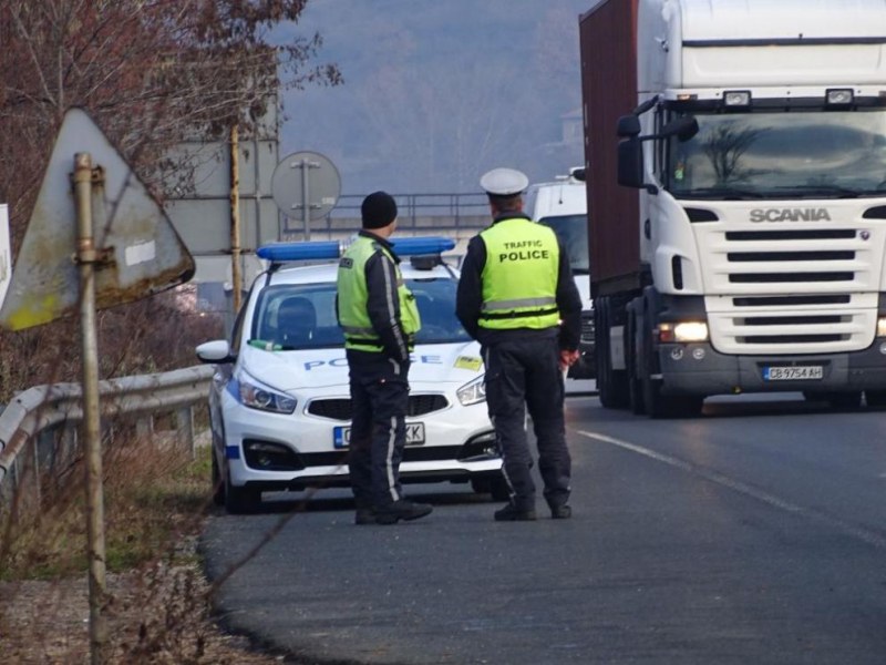 Масирана полицейска акция започва в Пловдивско! Проверяват автобуси и камиони
