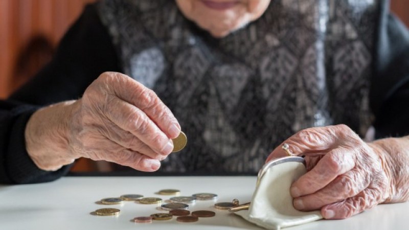 Социалният министър обеща: Увеличават пенсиите от юли 2020