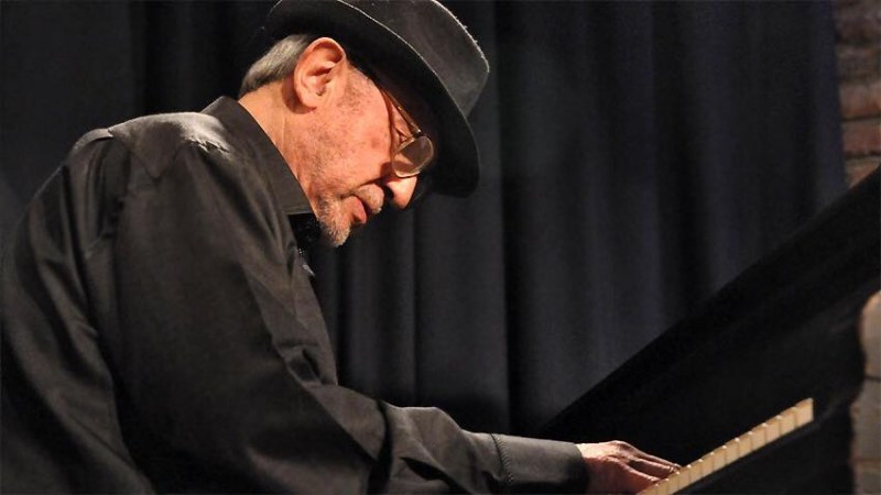 Сбогуваме се с Милчо Левиев, поклонението е в петък