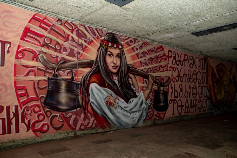 Фолклорен подлез в Пловдив: Графити пресъздават образи от картини на Енчо Пиронков