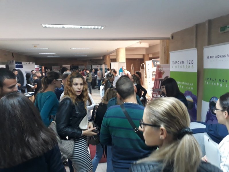 Гъвкаво работно време, социални придобивки и възможност за развитие искат младите служители