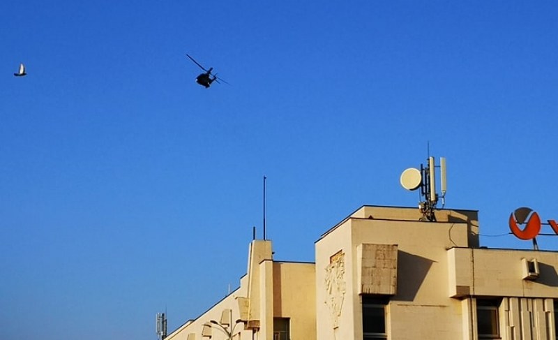 Военни самолети и вертолети прелетяха над Пловдив, тътенът смути някои жители под тепетата