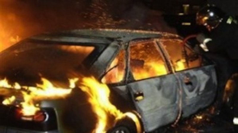 Кола се запали в Пловдив тази нощ