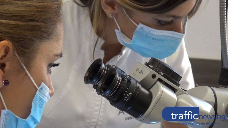 Младите лекари: Д-р Елена Иванова се отказва от математиката, за да дарява усмивки