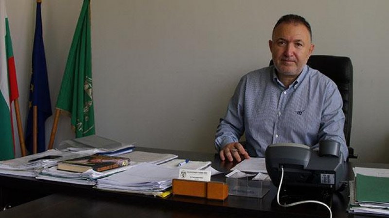 Кметът на Карлово получи официален поздрав от Сдружението на общините за категоричната победа
