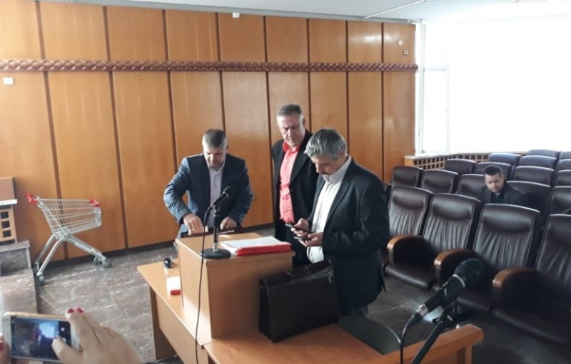 Викове „свобода за доктора“ и ръкопляскания огласиха Съдебната палата в Пловдив