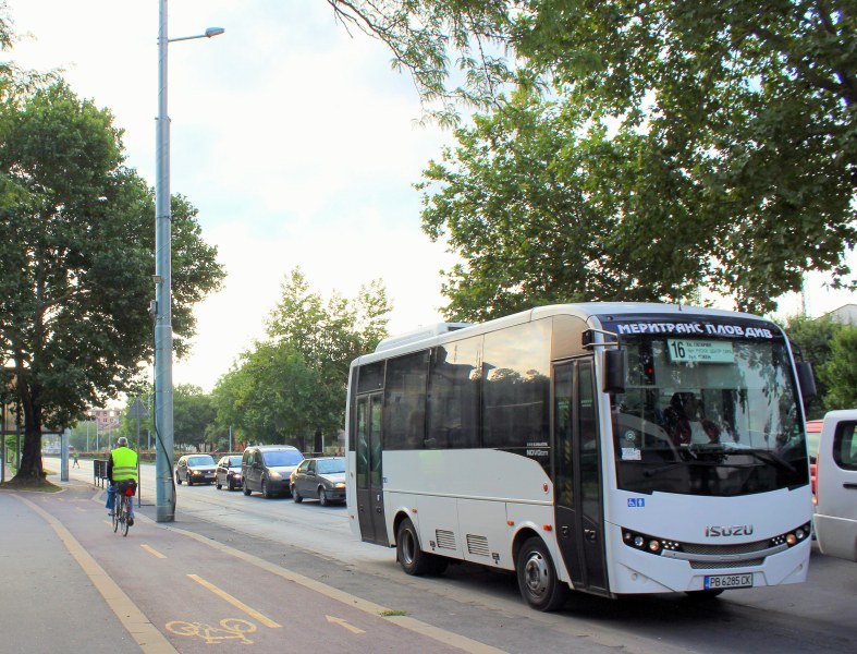 Затварят за движение булевард в Кючука, три автобуса променят маршрутите си