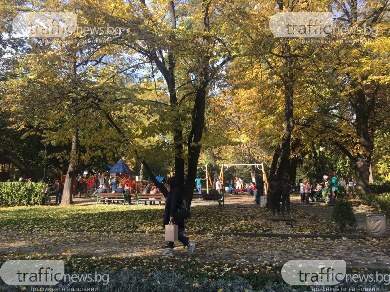 Топлото време в Пловдив напълни Главната улица и парковете в града с хора по къс ръкав