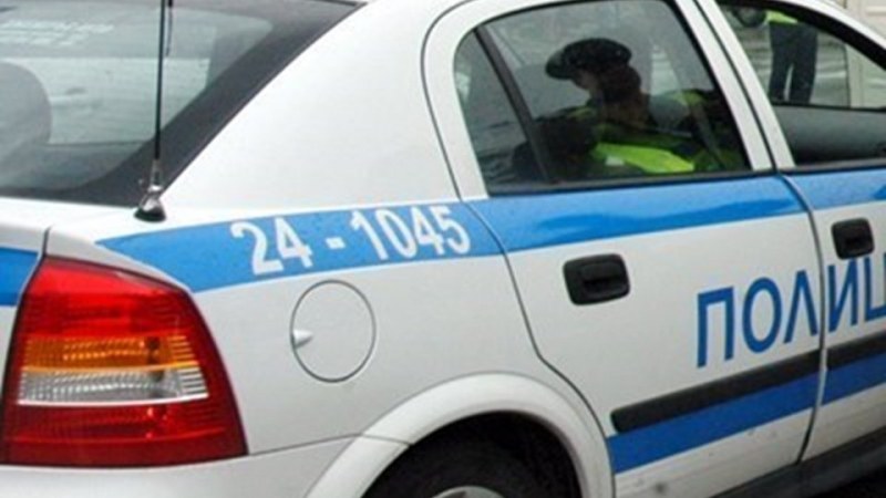 Три автомобила се удариха на пътя Пловдив - Карлово