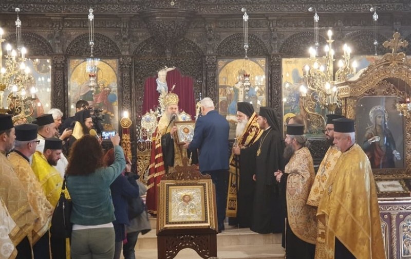 Икона на Спасителя е дарът на дядо Николай за новия кмет на Пловдив Здравко Димитров