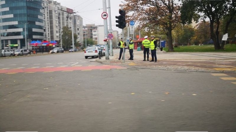 Неработещи светофари затрудняват движението на натоварени кръстовища в Пловдив