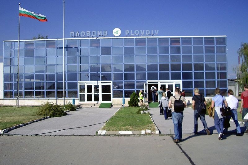 Министър Ангелкова: Предстои нова концесия на летище Пловдив